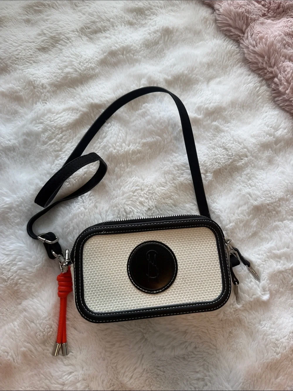 Steve Madden White and Black Crossbody Bag - Picture 2 of 6